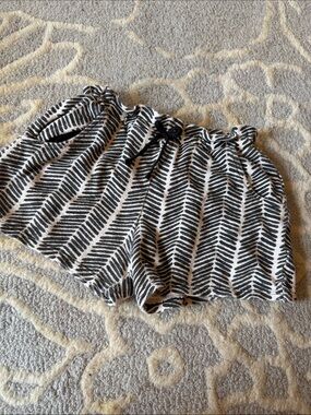 art class Black and White Chevron Knit Shorts